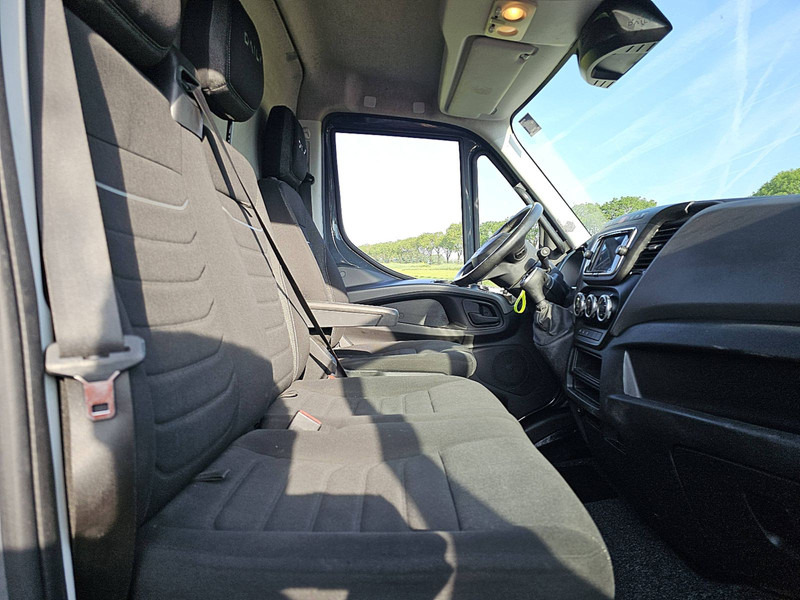 כלי רכב מסחרי עם לוח Iveco Daily 35C18 ac automaat  EURO6: תמונה 7
