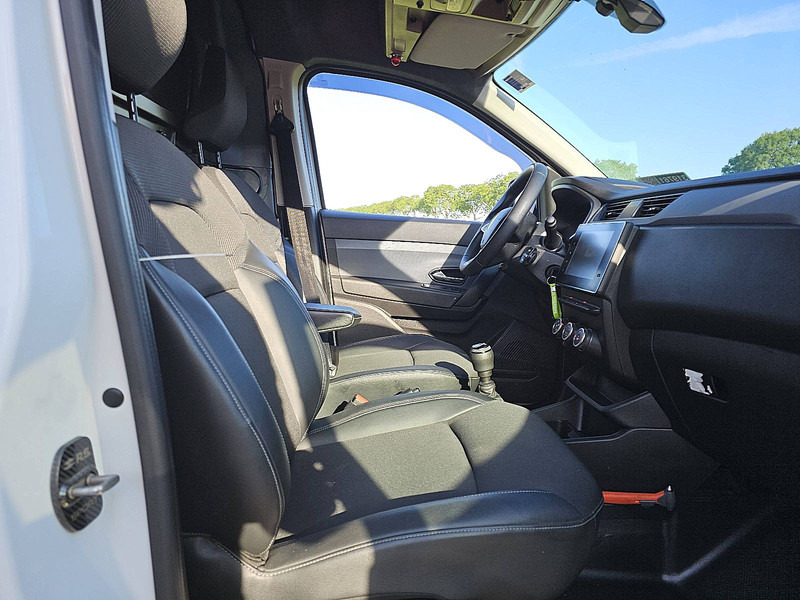 כלי רכב מסחרי עם תיבה Renault Express 1.5 Navi Airco Euro6!: תמונה 7