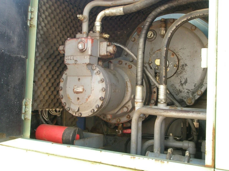 עגורן זוחל Hitachi KH125-3: תמונה 6
