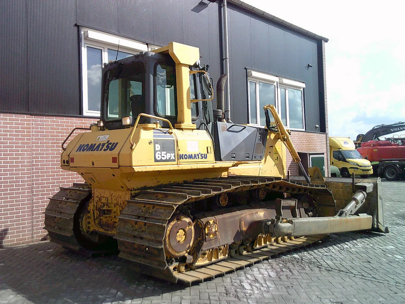 Komatsu D65PX-15 - דחפור: תמונה 3 Komatsu D65PX-15 - דחפור: תמונה 3
