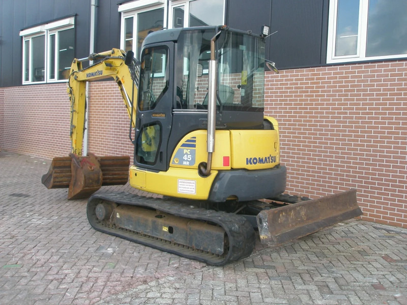 Komatsu PC45MR-3 - מיני מחפר: תמונה 2 Komatsu PC45MR-3 - מיני מחפר: תמונה 2