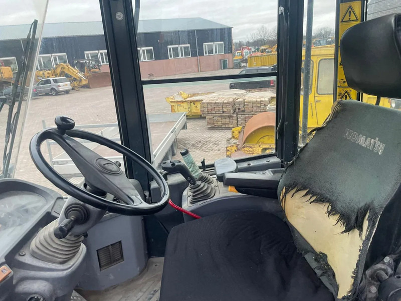 Komatsu WA250-5 - מעמיס גלגלים: תמונה 5 Komatsu WA250-5 - מעמיס גלגלים: תמונה 5