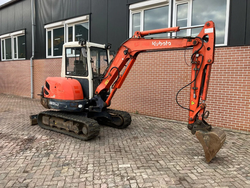 Kubota KX121-3a - מיני מחפר: תמונה 3 Kubota KX121-3a - מיני מחפר: תמונה 3