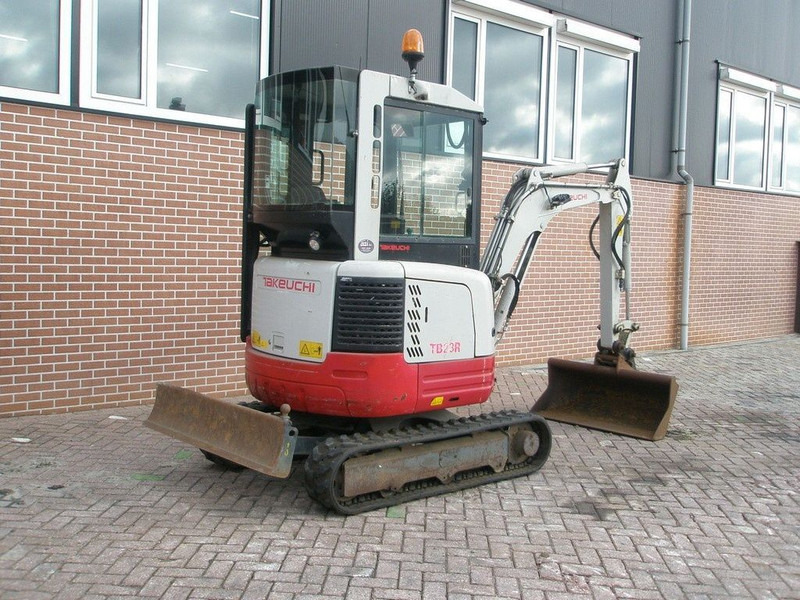 Takeuchi TB23R - מיני מחפר: תמונה 4 Takeuchi TB23R - מיני מחפר: תמונה 4
