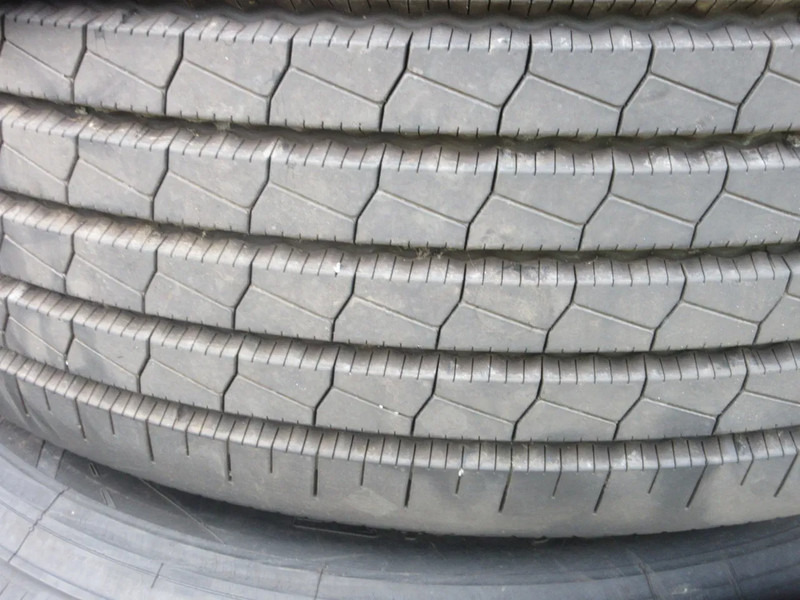 Continental 385/55 R 22.5 M+S APOLLO  VOOR STAALEN WIEL MET BAND 2 X - צמיג עבור משאית: תמונה 3 Continental 385/55 R 22.5 M+S APOLLO  VOOR STAALEN WIEL MET BAND 2 X - צמיג עבור משאית: תמונה 3