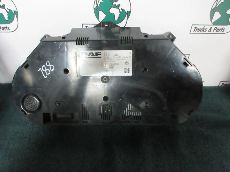 DAF 1743498 DIP 4 INSTRUMENTENPANEEL DAF CF EURO 5 - לוח מחוונים עבור משאית: תמונה 2 DAF 1743498 DIP 4 INSTRUMENTENPANEEL DAF CF EURO 5 - לוח מחוונים עבור משאית: תמונה 2