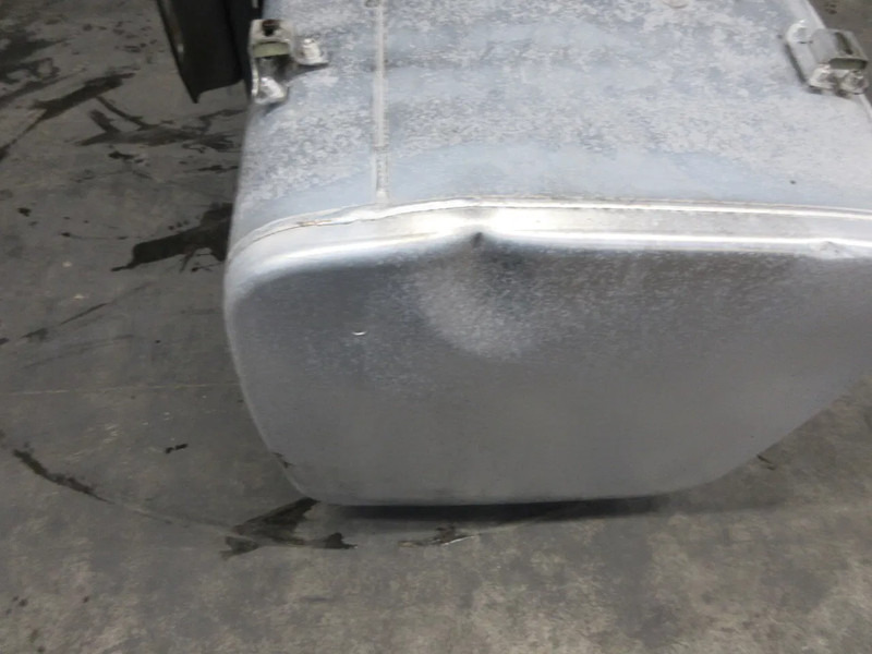 DAF 1944798 // 995 LITER INHOUD DAF XF CF EURO 6 MODEL 2018 - מכל דלק עבור משאית: תמונה 5 DAF 1944798 // 995 LITER INHOUD DAF XF CF EURO 6 MODEL 2018 - מכל דלק עבור משאית: תמונה 5