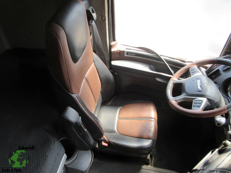 DAF 2109118 // 2109134 LEER LUX STOEL LUCHTGEVEEER RECHTS EN LINKS EURO 6 - מושב עבור משאית: תמונה 1 DAF 2109118 // 2109134 LEER LUX STOEL LUCHTGEVEEER RECHTS EN LINKS EURO 6 - מושב עבור משאית: תמונה 1