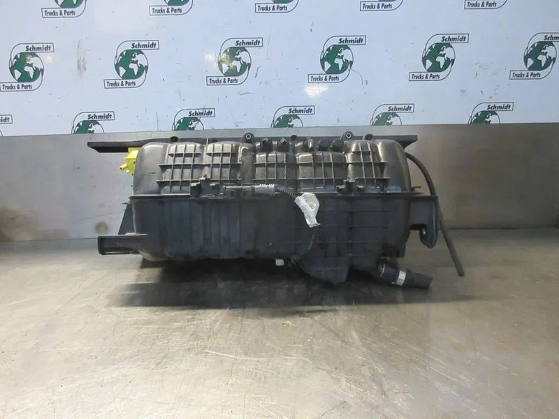 MAN 81.06102-6232/81.06102-6230/81.06102-5028 RADIATEURTANK MAN 18.480 EURO 6 - מערכת קירור עבור משאית: תמונה 3 MAN 81.06102-6232/81.06102-6230/81.06102-5028 RADIATEURTANK MAN 18.480 EURO 6 - מערכת קירור עבור משאית: תמונה 3