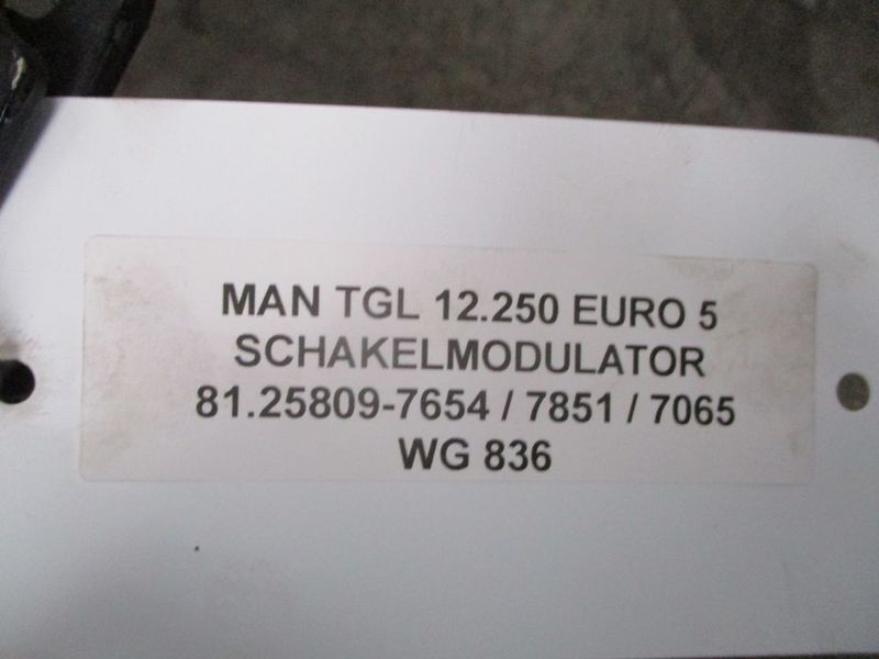 MAN 81.25809-7654//7851//7065 SCHAKEL MODULATOR TGL TGM TGS TGX - מצמד וחלקים עבור משאית: תמונה 3 MAN 81.25809-7654//7851//7065 SCHAKEL MODULATOR TGL TGM TGS TGX - מצמד וחלקים עבור משאית: תמונה 3