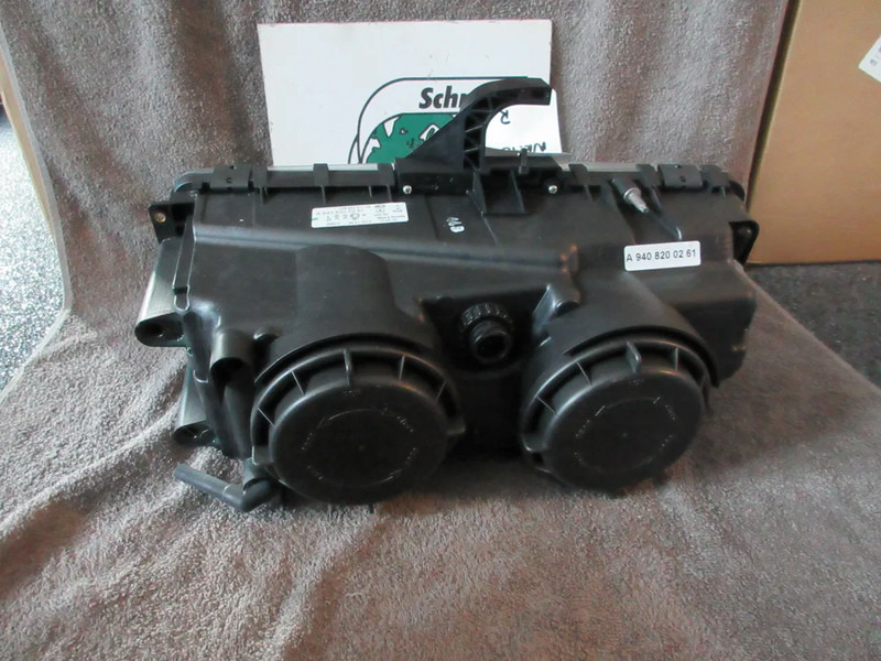 Mercedes-Benz A 940 820 02 61 KOPLAMP AXOR ATEGO NIEUWE OP VOORRAAD RECHTS - פנס קדמי עבור משאית: תמונה 3 Mercedes-Benz A 940 820 02 61 KOPLAMP AXOR ATEGO NIEUWE OP VOORRAAD RECHTS - פנס קדמי עבור משאית: תמונה 3