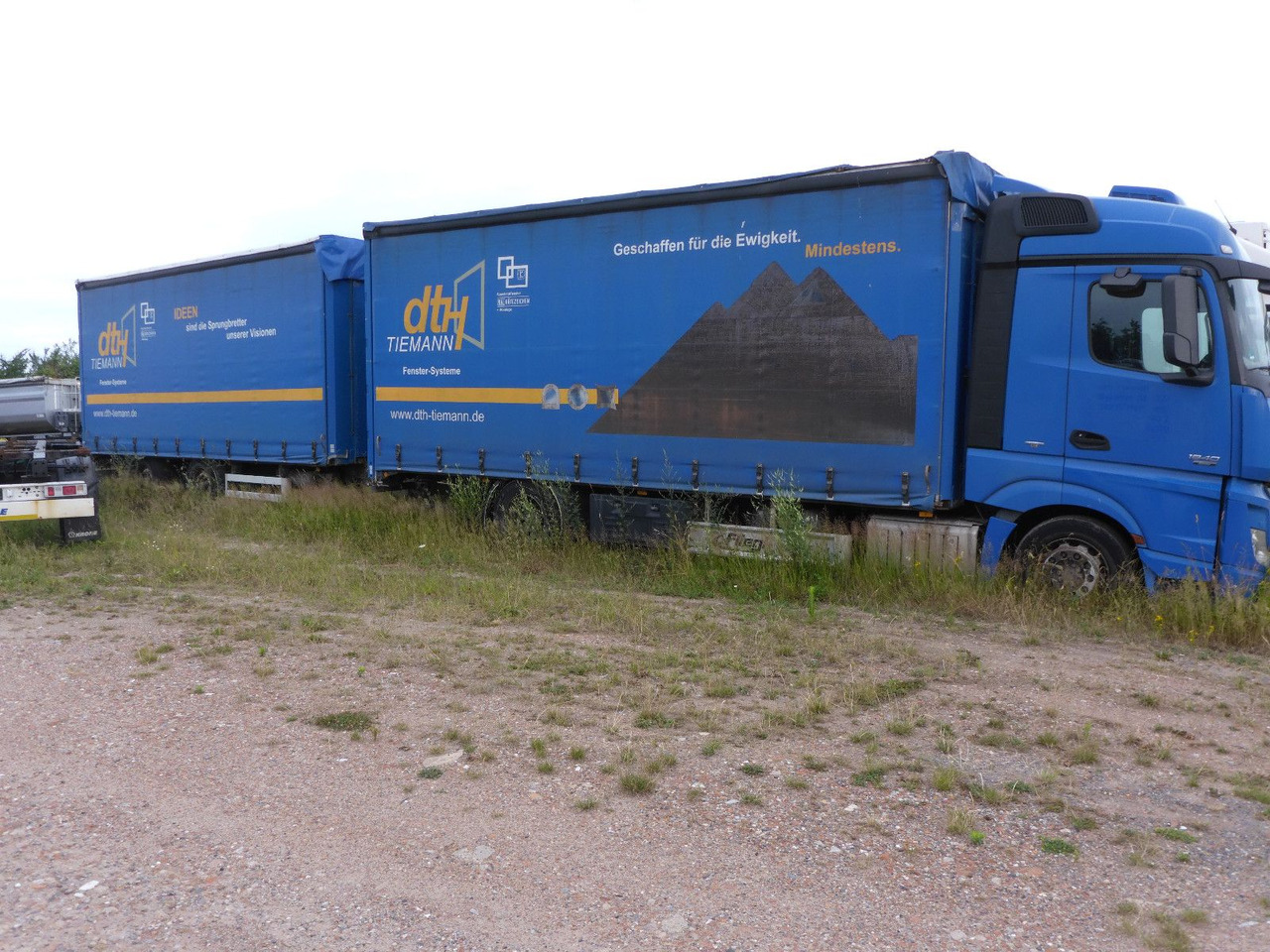 Mercedes-Benz 1840 Top Zustand 106 m3  Euro 6 + Anhänger - משאית וילונות צד: תמונה 3 Mercedes-Benz 1840 Top Zustand 106 m3  Euro 6 + Anhänger - משאית וילונות צד: תמונה 3