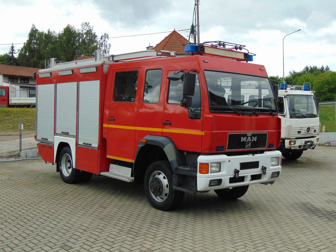 MAN LE14.260 4x4 MAGIRUS - משאית אש: תמונה 2 MAN LE14.260 4x4 MAGIRUS - משאית אש: תמונה 2