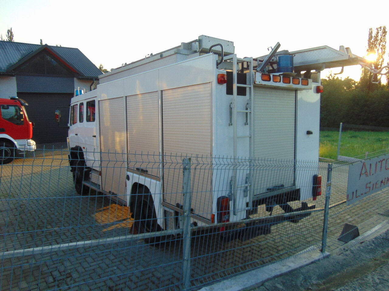 MERCEDES-BENZ 1124AF 4x4 MAGIRUS - כלי רכב עירוני/ מיוחד: תמונה 3 MERCEDES-BENZ 1124AF 4x4 MAGIRUS - כלי רכב עירוני/ מיוחד: תמונה 3