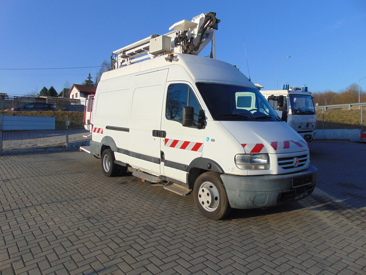 RENAULT Mascott 2,8dCi 110 L2H3 France Elevateur 152TTF 162TTF - פלטפורמה אווירית: תמונה 2 RENAULT Mascott 2,8dCi 110 L2H3 France Elevateur 152TTF 162TTF - פלטפורמה אווירית: תמונה 2
