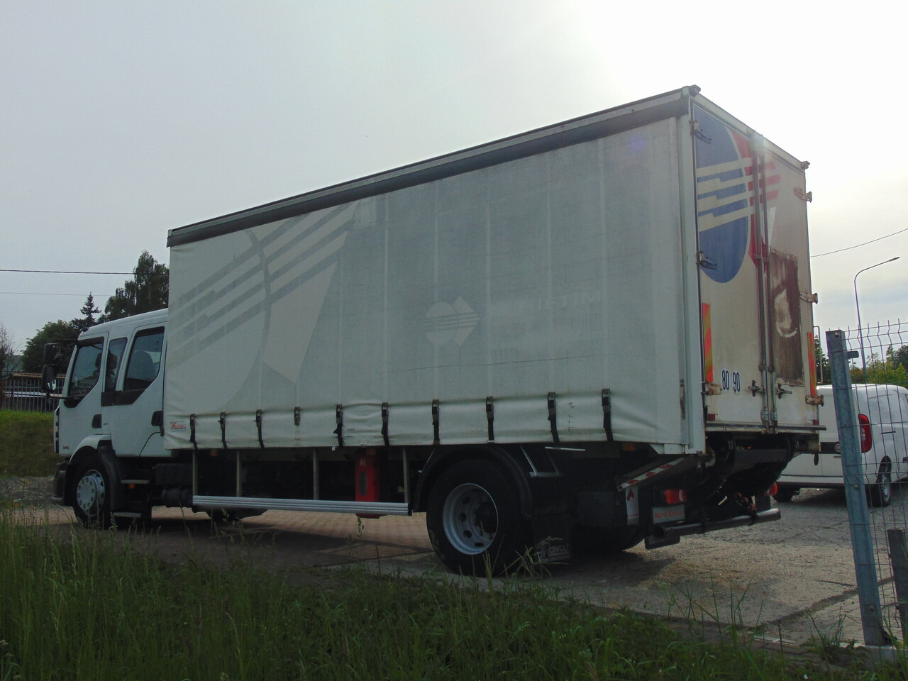 RENAULT Midlum 240DXi - משאית וילונות צד: תמונה 3 RENAULT Midlum 240DXi - משאית וילונות צד: תמונה 3