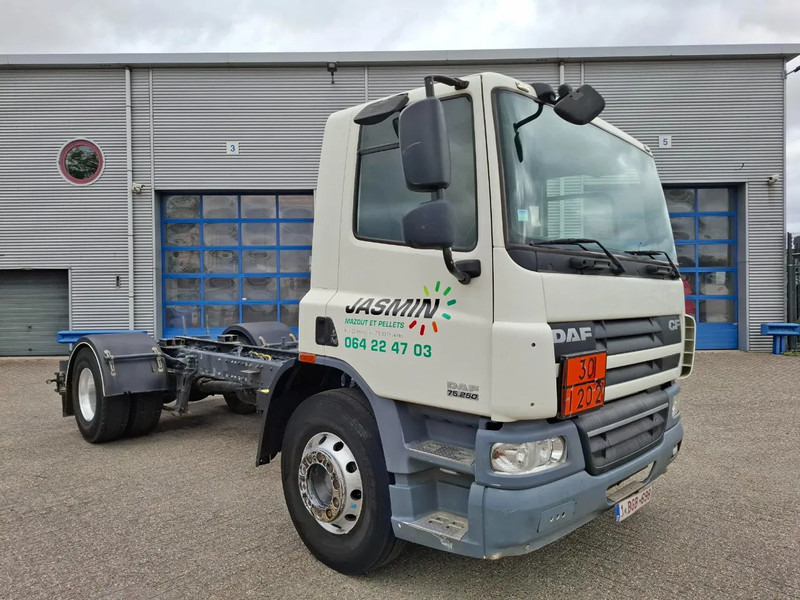 DAF CF75-250 / ADR / ONLY:320740 KM / PTO / INLINER / ALCOA / GOOD CONDITION / MANUAL / EURO-5 / 2011 - משאית עם שלדת תא: תמונה 2 DAF CF75-250 / ADR / ONLY:320740 KM / PTO / INLINER / ALCOA / GOOD CONDITION / MANUAL / EURO-5 / 2011 - משאית עם שלדת תא: תמונה 2