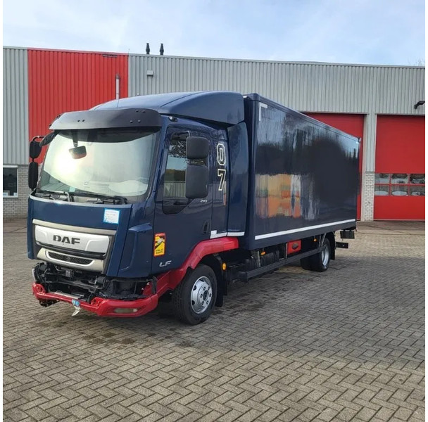 DAF LF 210 / ENGINE RUNNING / ONLY:120371 KM / PLATFORM:1000 KG / LWDS / AIRCO / AUTOMATIC / EURO-6 / 2022 - משאית תיבה: תמונה 1 DAF LF 210 / ENGINE RUNNING / ONLY:120371 KM / PLATFORM:1000 KG / LWDS / AIRCO / AUTOMATIC / EURO-6 / 2022 - משאית תיבה: תמונה 1