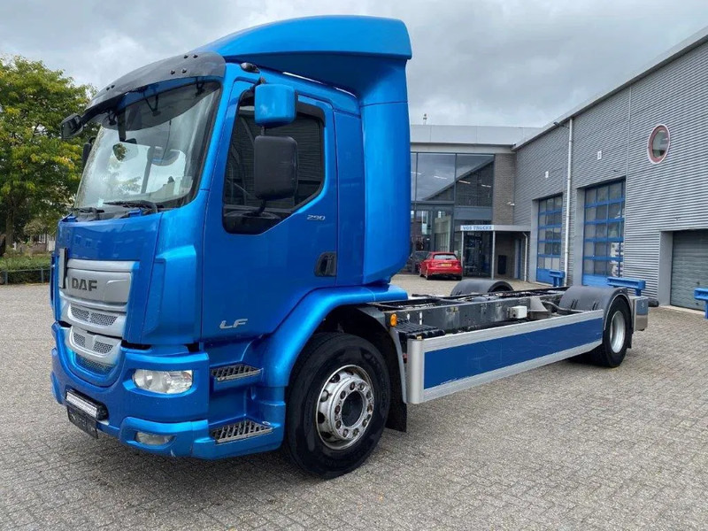 DAF LF290 / ONLY:429873KM / LWDS / GOOD TYRES / AUTOMATIC / EURO-6 / 2018 - משאית עם שלדת תא: תמונה 1 DAF LF290 / ONLY:429873KM / LWDS / GOOD TYRES / AUTOMATIC / EURO-6 / 2018 - משאית עם שלדת תא: תמונה 1