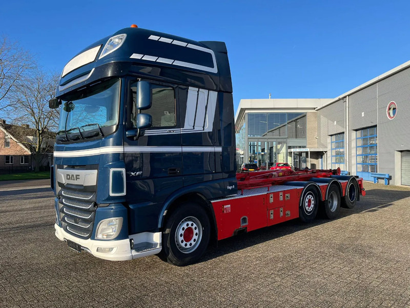 DAF XF106-530 8X2 / AJK HOOKLIFT 25000KG / 9 TON FRONT AXLE / NAVI / ONLY:612482 KM / SSC / AUTOMATIC / EURO-6 / 2019 - משאית הרמת וו: תמונה 1 DAF XF106-530 8X2 / AJK HOOKLIFT 25000KG / 9 TON FRONT AXLE / NAVI / ONLY:612482 KM / SSC / AUTOMATIC / EURO-6 / 2019 - משאית הרמת וו: תמונה 1