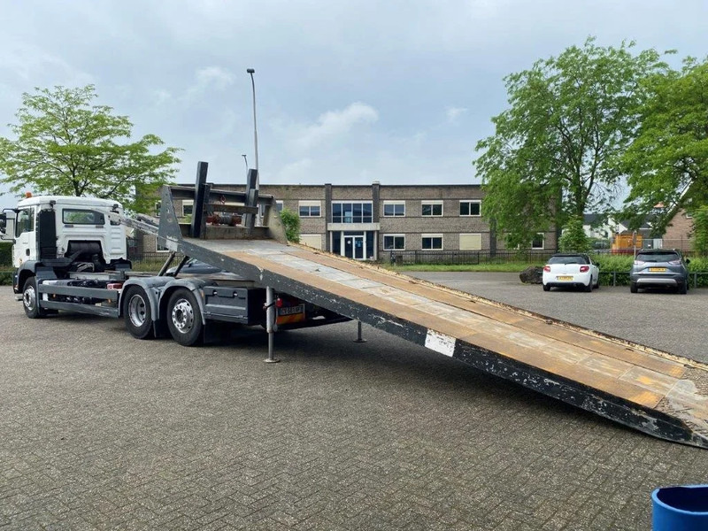 MAN TGA26.320 / SLIDING PLATEAU / WINCH / LIFT AXLE / MACHINE CARRIER / MANUAL / EURO-4 / 2007 - משאית צד נופל/ שטוחה: תמונה 5 MAN TGA26.320 / SLIDING PLATEAU / WINCH / LIFT AXLE / MACHINE CARRIER / MANUAL / EURO-4 / 2007 - משאית צד נופל/ שטוחה: תמונה 5