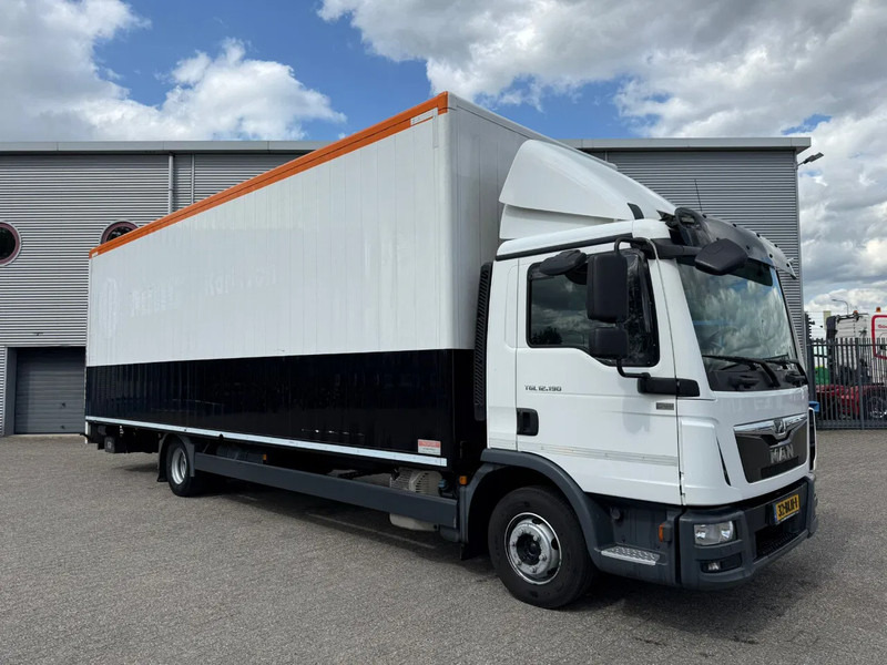 MAN TGL12.190 / NL TRUCK / ONLY:532353 KM / TUV:30-08-2025 / PLATFORM 1500KG / AIRCO / AUTOMATIC / EURO-6 / 2018 - משאית תיבה: תמונה 2 MAN TGL12.190 / NL TRUCK / ONLY:532353 KM / TUV:30-08-2025 / PLATFORM 1500KG / AIRCO / AUTOMATIC / EURO-6 / 2018 - משאית תיבה: תמונה 2