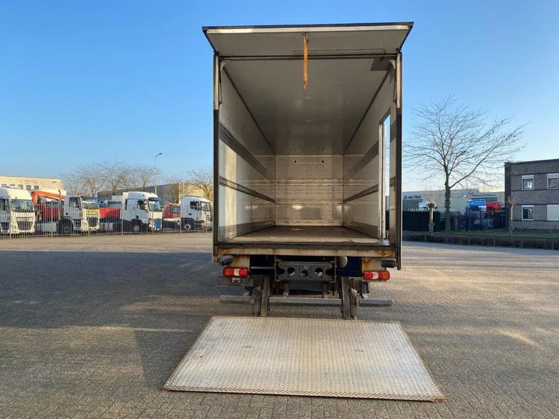 Mercedes-Benz Antos 2533 / LIFT AXLE / HEATED CLOSED BOX / PLATFORM 2000 KG / ONLY:506959 KM / SIDE DOOR / AUTOMATIC / EURO-6 / 2019 - משאית תיבה: תמונה 5 Mercedes-Benz Antos 2533 / LIFT AXLE / HEATED CLOSED BOX / PLATFORM 2000 KG / ONLY:506959 KM / SIDE DOOR / AUTOMATIC / EURO-6 / 2019 - משאית תיבה: תמונה 5