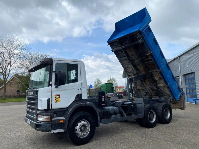 Scania 114-340 / 6X4 / 2 SIDE TIPPER / BIG AXLE / FULL-STEEL / DRUM BRAKES / MANUAL / 1999 - מזהיר: תמונה 2 Scania 114-340 / 6X4 / 2 SIDE TIPPER / BIG AXLE / FULL-STEEL / DRUM BRAKES / MANUAL / 1999 - מזהיר: תמונה 2