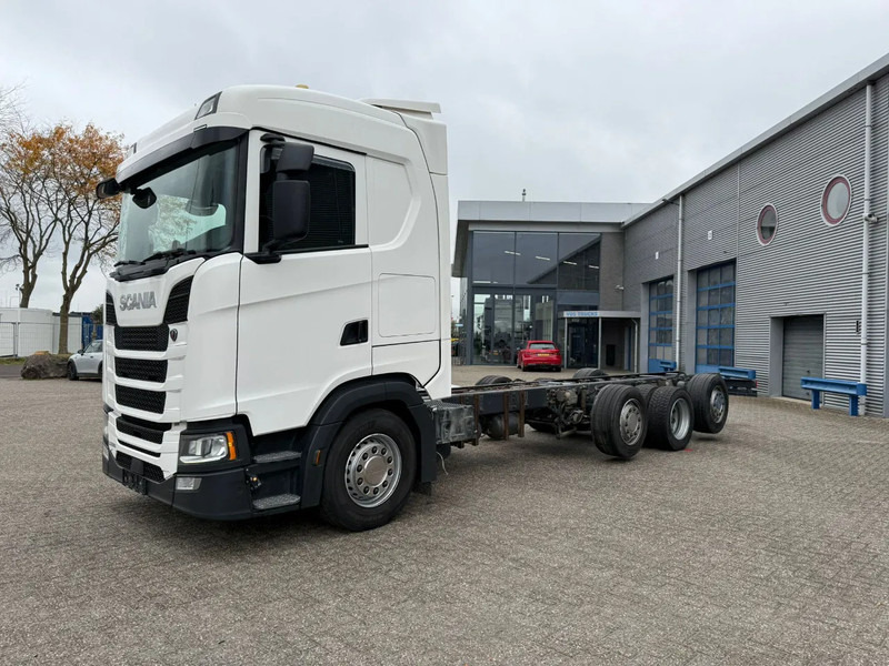 Scania NGS S500 / 8X2 / RETARDER / 2X LIFT+LENKACHSE / FULL-AIR / LWDS / LEATHER / FRIDGE / AUTOMATIC / EURO-6 / 2018 - משאית עם שלדת תא: תמונה 1 Scania NGS S500 / 8X2 / RETARDER / 2X LIFT+LENKACHSE / FULL-AIR / LWDS / LEATHER / FRIDGE / AUTOMATIC / EURO-6 / 2018 - משאית עם שלדת תא: תמונה 1