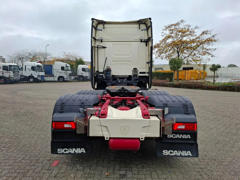 Scania NGS S650 V8 / RETARDER / 633397 KM / 9 TON FRONT AXELE / FULL-AIR / INLINER / FULL SPOILER / LEATHER / ALCOA / NAVI / FRIDGE / E - יחידת טרקטור: תמונה 4 Scania NGS S650 V8 / RETARDER / 633397 KM / 9 TON FRONT AXELE / FULL-AIR / INLINER / FULL SPOILER / LEATHER / ALCOA / NAVI / FRIDGE / E - יחידת טרקטור: תמונה 4