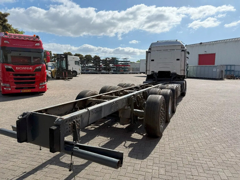 Scania R490 / 8X4 / ENGINE RUNNING / RETARDER / 9 TON FRONT AXLE / LIFT+LENKACHSE / AUTOMATIC / EURO-6 / 2017 - משאית עם שלדת תא: תמונה 4 Scania R490 / 8X4 / ENGINE RUNNING / RETARDER / 9 TON FRONT AXLE / LIFT+LENKACHSE / AUTOMATIC / EURO-6 / 2017 - משאית עם שלדת תא: תמונה 4