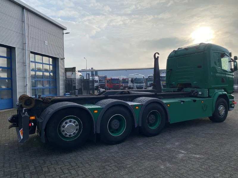Scania R520 V8 / 8X4 / BIG AXLE / AJK HOOKLIFT 30TON / LIFT+LENKACHSE / NAVI / LEATHER / FULL-AIR / AUTOMATIC / EURO-6 / 2015 - משאית הרמת וו: תמונה 5 Scania R520 V8 / 8X4 / BIG AXLE / AJK HOOKLIFT 30TON / LIFT+LENKACHSE / NAVI / LEATHER / FULL-AIR / AUTOMATIC / EURO-6 / 2015 - משאית הרמת וו: תמונה 5
