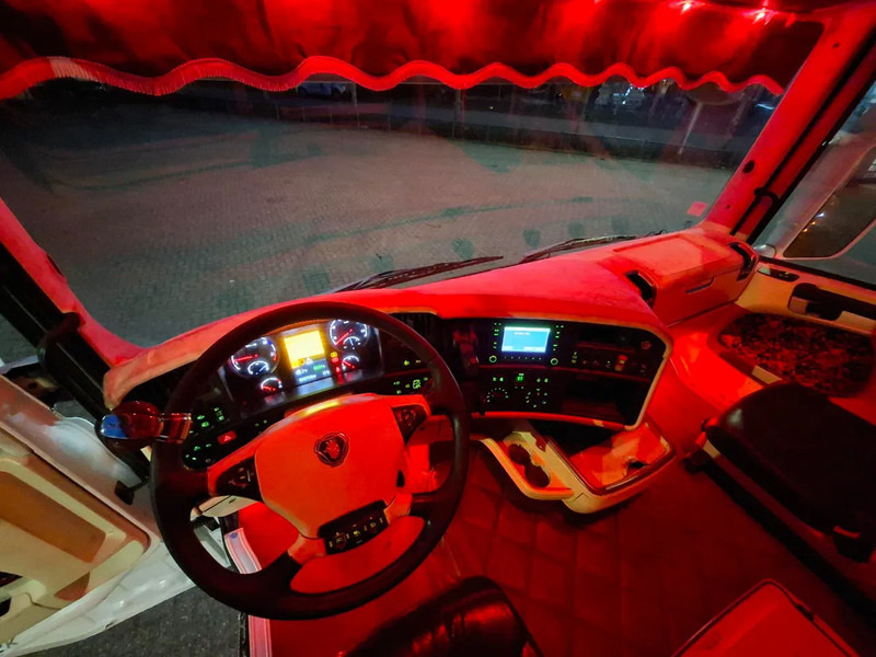 יחידת טרקטור Scania R580 V8 / RETARDER / HYDRAULICS / TUV:06-08-2026 / FULL-AIR / LEATHER / XENON / AUTOMATIC / EURO-6 / 2014: תמונה 17