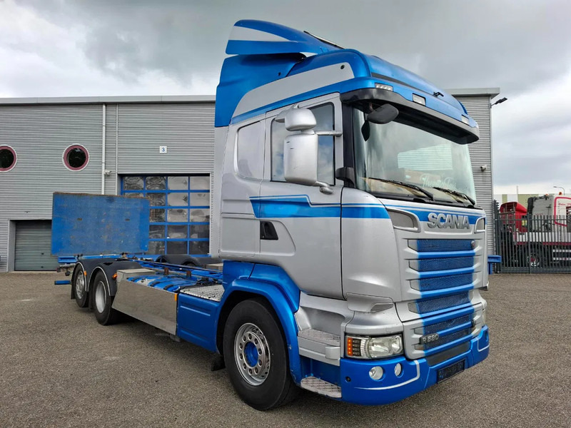 Scania R580 V8 / RETARDER / LIFT+LENKACHSE / FULL-AIR / PLATFORM 2000 KG / LEATHER / AIRCO / AUTOMATIC / EURO-6 / 2014 - משאית עם שלדת תא: תמונה 2 Scania R580 V8 / RETARDER / LIFT+LENKACHSE / FULL-AIR / PLATFORM 2000 KG / LEATHER / AIRCO / AUTOMATIC / EURO-6 / 2014 - משאית עם שלדת תא: תמונה 2