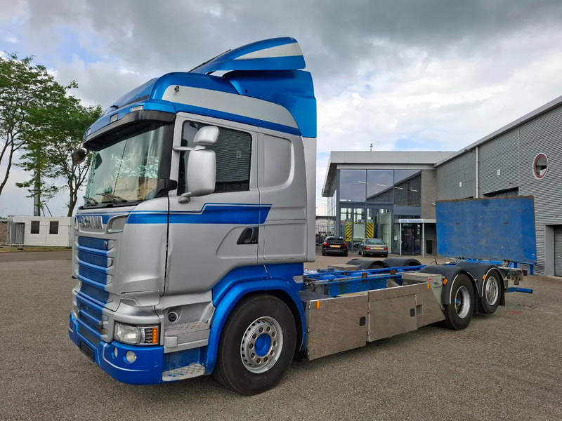 Scania R580 V8 / RETARDER / LIFT+LENKACHSE / FULL-AIR / PLATFORM 2000 KG / LEATHER / AIRCO / AUTOMATIC / EURO-6 / 2014 - משאית עם שלדת תא: תמונה 1 Scania R580 V8 / RETARDER / LIFT+LENKACHSE / FULL-AIR / PLATFORM 2000 KG / LEATHER / AIRCO / AUTOMATIC / EURO-6 / 2014 - משאית עם שלדת תא: תמונה 1