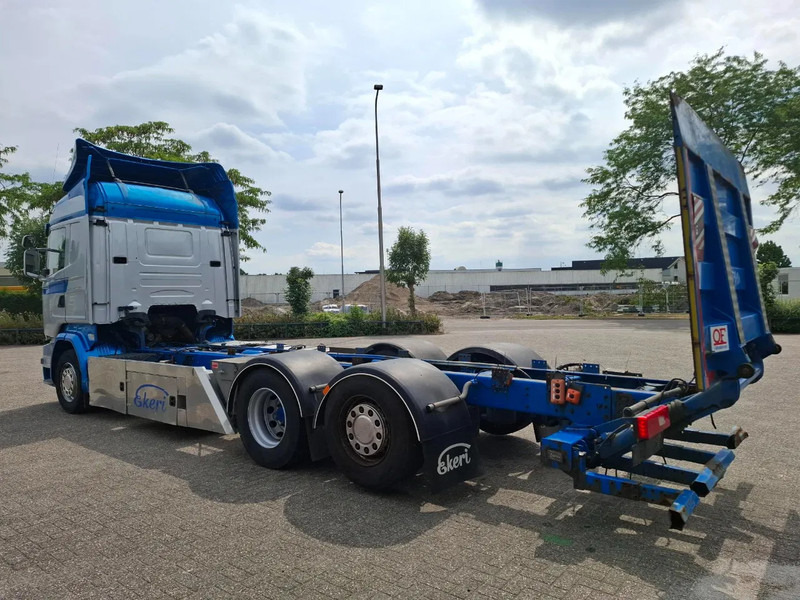 Scania R580 V8 / RETARDER / LIFT+LENKACHSE / FULL-AIR / PLATFORM 2000 KG / LEATHER / AIRCO / AUTOMATIC / EURO-6 / 2015 - משאית עם שלדת תא: תמונה 3 Scania R580 V8 / RETARDER / LIFT+LENKACHSE / FULL-AIR / PLATFORM 2000 KG / LEATHER / AIRCO / AUTOMATIC / EURO-6 / 2015 - משאית עם שלדת תא: תמונה 3