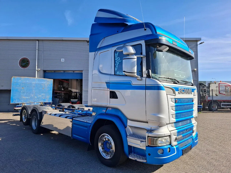Scania R580 V8 / RETARDER / LIFT+LENKACHSE / FULL-AIR / PLATFORM 2000 KG / LEATHER / AIRCO / AUTOMATIC / EURO-6 / 2015 - משאית עם שלדת תא: תמונה 2 Scania R580 V8 / RETARDER / LIFT+LENKACHSE / FULL-AIR / PLATFORM 2000 KG / LEATHER / AIRCO / AUTOMATIC / EURO-6 / 2015 - משאית עם שלדת תא: תמונה 2