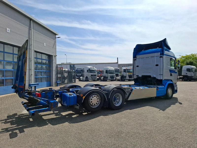 Scania R580 V8 / RETARDER / LIFT+LENKACHSE / FULL-AIR / PLATFORM 2000 KG / NAVI / LEATHER / AIRCO / AUTOMATIC / EURO-6 / 2014 - משאית עם שלדת תא: תמונה 5 Scania R580 V8 / RETARDER / LIFT+LENKACHSE / FULL-AIR / PLATFORM 2000 KG / NAVI / LEATHER / AIRCO / AUTOMATIC / EURO-6 / 2014 - משאית עם שלדת תא: תמונה 5