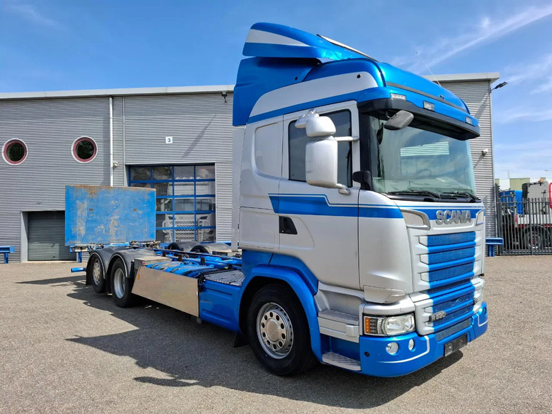 Scania R580 V8 / RETARDER / LIFT+LENKACHSE / FULL-AIR / PLATFORM 2000 KG / NAVI / LEATHER / AIRCO / AUTOMATIC / EURO-6 / 2014 - משאית עם שלדת תא: תמונה 2 Scania R580 V8 / RETARDER / LIFT+LENKACHSE / FULL-AIR / PLATFORM 2000 KG / NAVI / LEATHER / AIRCO / AUTOMATIC / EURO-6 / 2014 - משאית עם שלדת תא: תמונה 2