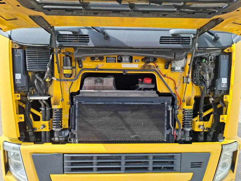 משאית תיבה Volvo FH13-420 / NL TRUCK / PLATFORM 2000KG / AIRCO / FRIDGE / AUTOMATIC / EURO-5 / 2010: תמונה 12 משאית תיבה Volvo FH13-420 / NL TRUCK / PLATFORM 2000KG / AIRCO / FRIDGE / AUTOMATIC / EURO-5 / 2010: תמונה 12