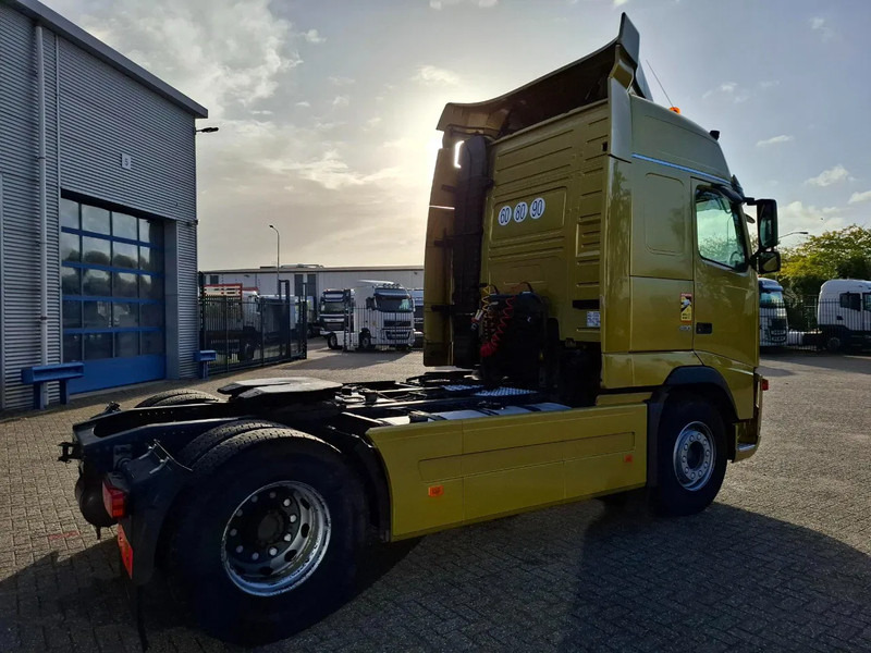 Volvo FH13-480 / VEB / HYDRAULICS / TUV:13-03-2026 / FRIDGE / GOOD CONDITION / SIDESKIRTS / MANUAL / EURO-3 / 2006 - יחידת טרקטור: תמונה 5 Volvo FH13-480 / VEB / HYDRAULICS / TUV:13-03-2026 / FRIDGE / GOOD CONDITION / SIDESKIRTS / MANUAL / EURO-3 / 2006 - יחידת טרקטור: תמונה 5