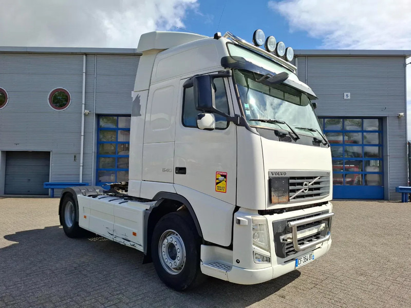 Volvo FH13-540 / HYDRAULICS / VEB+ / TUV:01-04-2026 / FRIDGE / AIRCO / SIDESKIRTS / AUTOMATIC / EURO-5 / 2012 - יחידת טרקטור: תמונה 2 Volvo FH13-540 / HYDRAULICS / VEB+ / TUV:01-04-2026 / FRIDGE / AIRCO / SIDESKIRTS / AUTOMATIC / EURO-5 / 2012 - יחידת טרקטור: תמונה 2