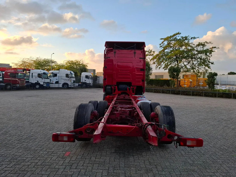 Volvo FH16-750 / BIG AXLE / VEB+ / ONLY:679711 KM / TECHNICAL 70TON / 9TON FRONT AXLE / INLINER / FULL-AIR / AUTOMATIC / EURO-6 / 2018 - משאית עם שלדת תא: תמונה 4 Volvo FH16-750 / BIG AXLE / VEB+ / ONLY:679711 KM / TECHNICAL 70TON / 9TON FRONT AXLE / INLINER / FULL-AIR / AUTOMATIC / EURO-6 / 2018 - משאית עם שלדת תא: תמונה 4