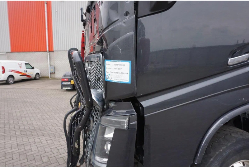 משאית עץ, משאית מנוף Volvo FH16-750 / ENGINE RUNNING / 6x4 / RETARDER / BIG AXLE / VEB+ / PALFINGER FD250 / EURO-6 / 2016: תמונה 11