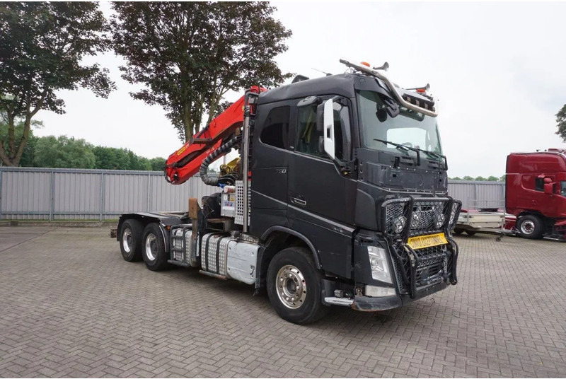 Volvo FH16-750 / ENGINE RUNNING / 6x4 / RETARDER / BIG AXLE / VEB+ / PALFINGER FD250 / EURO-6 / 2016 - משאית עץ, משאית מנוף: תמונה 3 Volvo FH16-750 / ENGINE RUNNING / 6x4 / RETARDER / BIG AXLE / VEB+ / PALFINGER FD250 / EURO-6 / 2016 - משאית עץ, משאית מנוף: תמונה 3