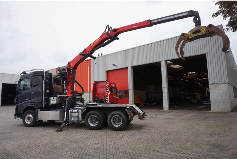 Volvo FH16-750 / ENGINE RUNNING / 6x4 / RETARDER / BIG AXLE / VEB+ / PALFINGER FD250 / EURO-6 / 2016 - משאית עץ, משאית מנוף: תמונה 5 Volvo FH16-750 / ENGINE RUNNING / 6x4 / RETARDER / BIG AXLE / VEB+ / PALFINGER FD250 / EURO-6 / 2016 - משאית עץ, משאית מנוף: תמונה 5