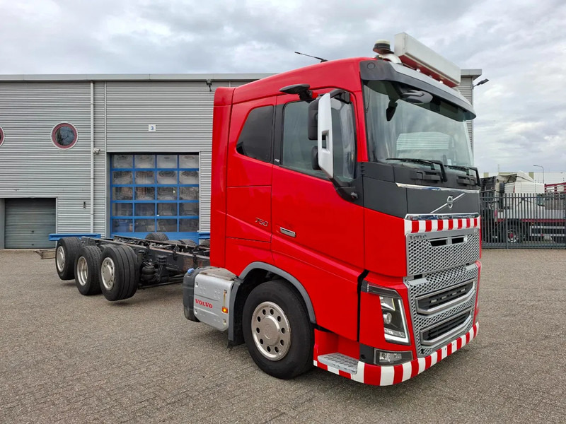 Volvo FH16-750 / VEB+ / ONLY:349761 KM / 9TON FRONT AXLE / INLINER / TECHNICAL 60TON / FULL-AIR / AUTOMATIC / EURO-6 / 2016 - משאית עם שלדת תא: תמונה 2 Volvo FH16-750 / VEB+ / ONLY:349761 KM / 9TON FRONT AXLE / INLINER / TECHNICAL 60TON / FULL-AIR / AUTOMATIC / EURO-6 / 2016 - משאית עם שלדת תא: תמונה 2