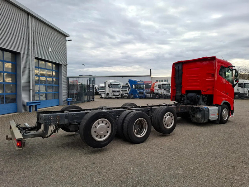 Volvo FH16-750 / VEB+ / ONLY:349761 KM / 9TON FRONT AXLE / INLINER / TECHNICAL 60TON / FULL-AIR / AUTOMATIC / EURO-6 / 2016 - משאית עם שלדת תא: תמונה 5 Volvo FH16-750 / VEB+ / ONLY:349761 KM / 9TON FRONT AXLE / INLINER / TECHNICAL 60TON / FULL-AIR / AUTOMATIC / EURO-6 / 2016 - משאית עם שלדת תא: תמונה 5
