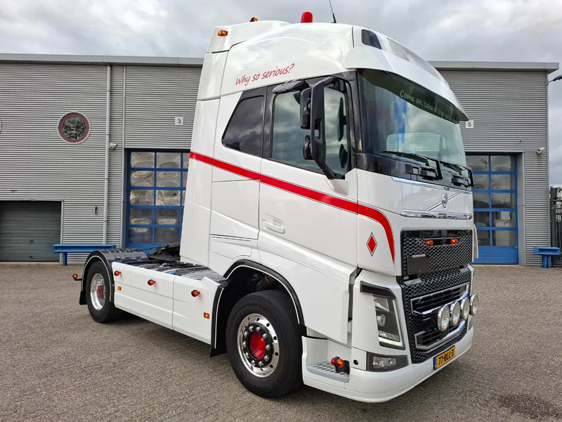 Volvo FH4-460 / CLEAN NL TRUCK / VEB+ / ADR / ACC / LWDS / DAS / DOUBLE TANK / LEATHER / FRIDGE / ALCOA / EURO-6 / 2016 - יחידת טרקטור: תמונה 2 Volvo FH4-460 / CLEAN NL TRUCK / VEB+ / ADR / ACC / LWDS / DAS / DOUBLE TANK / LEATHER / FRIDGE / ALCOA / EURO-6 / 2016 - יחידת טרקטור: תמונה 2