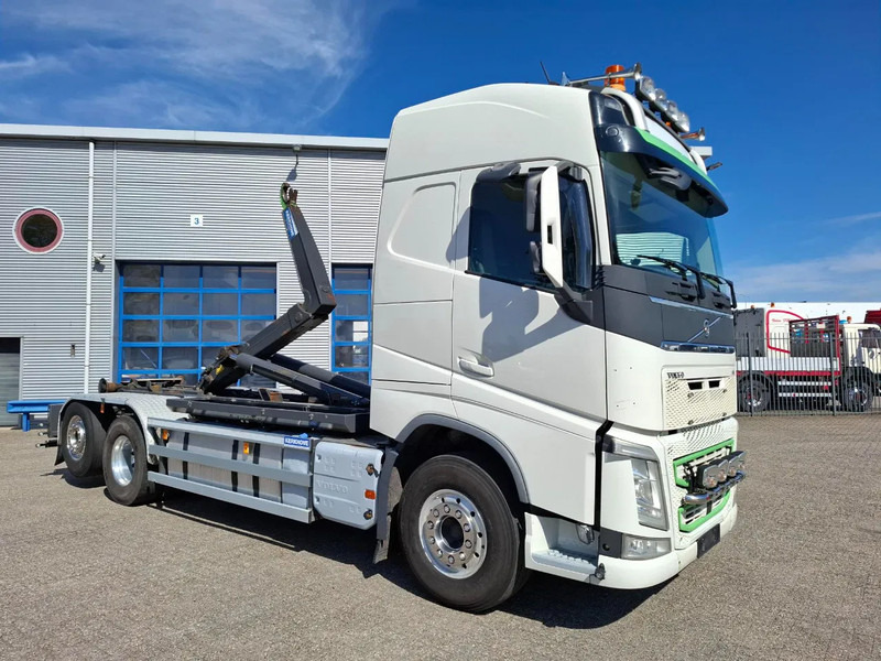 Volvo FH4-500 / VEB+ / HOOK 22 TON / LIFT+LENKACHSE / TUV:02-02-2026 / FULL-AIR / LWDS / NAVI / ALCOA / AUTOMATIC / EURO-6 / 2017 - משאית הרמת וו: תמונה 4 Volvo FH4-500 / VEB+ / HOOK 22 TON / LIFT+LENKACHSE / TUV:02-02-2026 / FULL-AIR / LWDS / NAVI / ALCOA / AUTOMATIC / EURO-6 / 2017 - משאית הרמת וו: תמונה 4